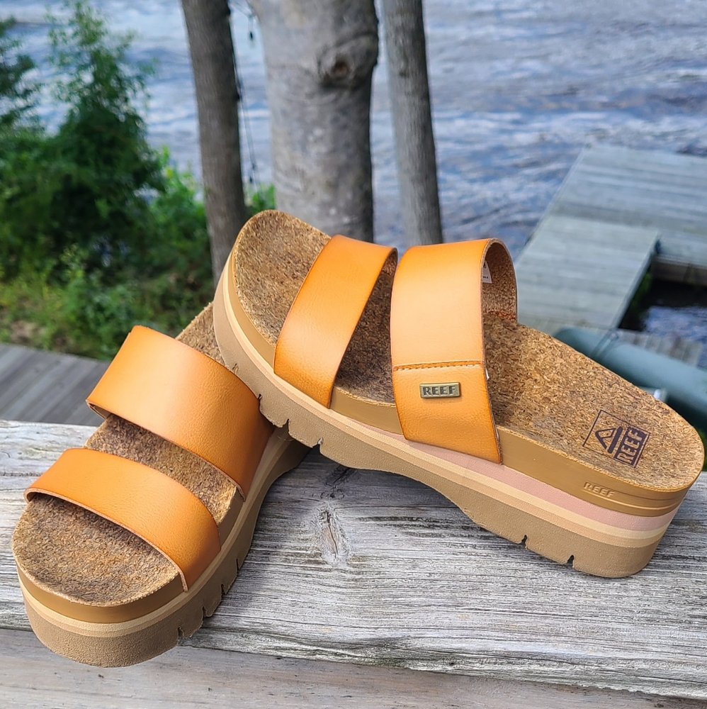 Reef Cushion Vista Hi Brown sandals size 7